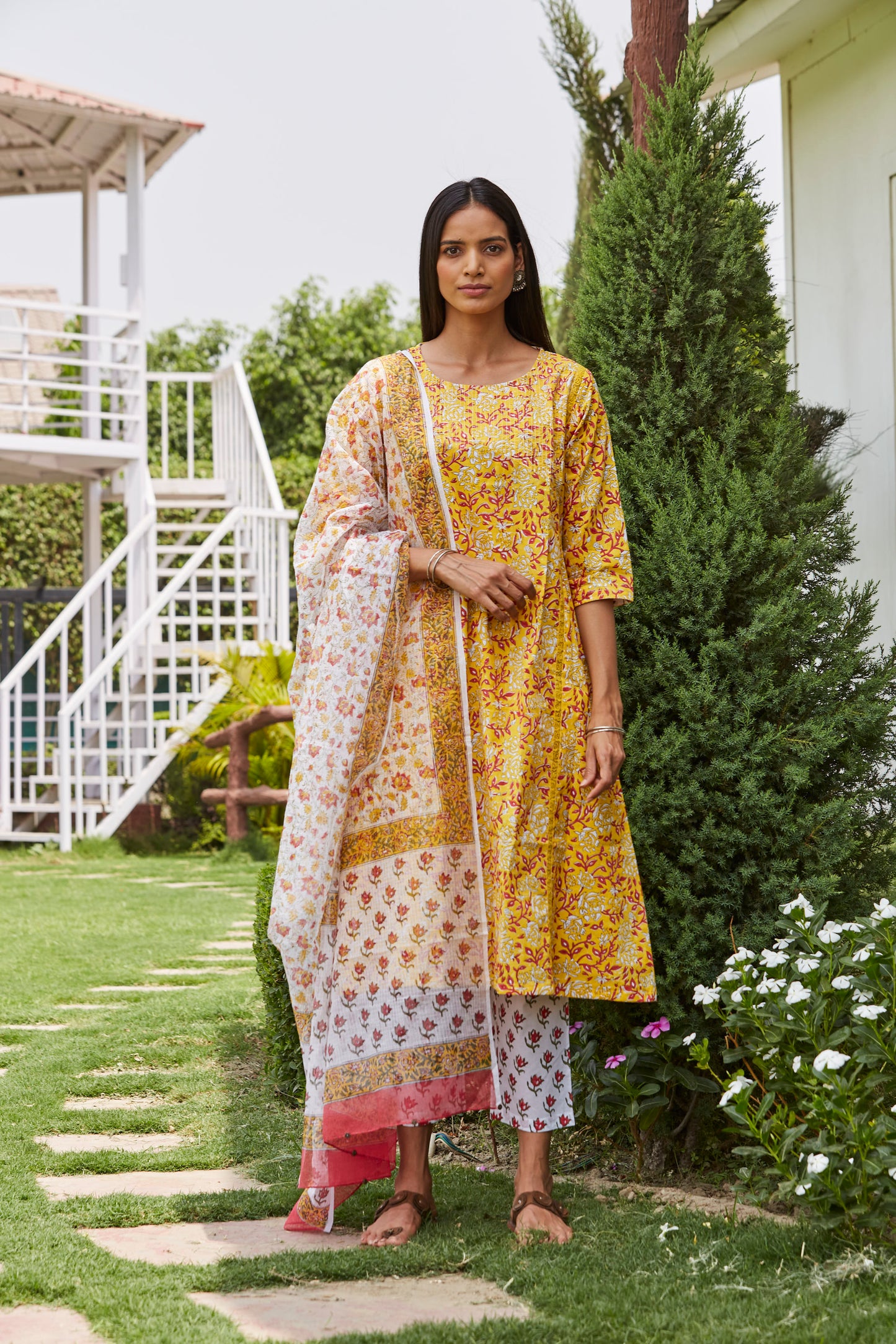 Peela Gurdel Kurta Set, Set of 3