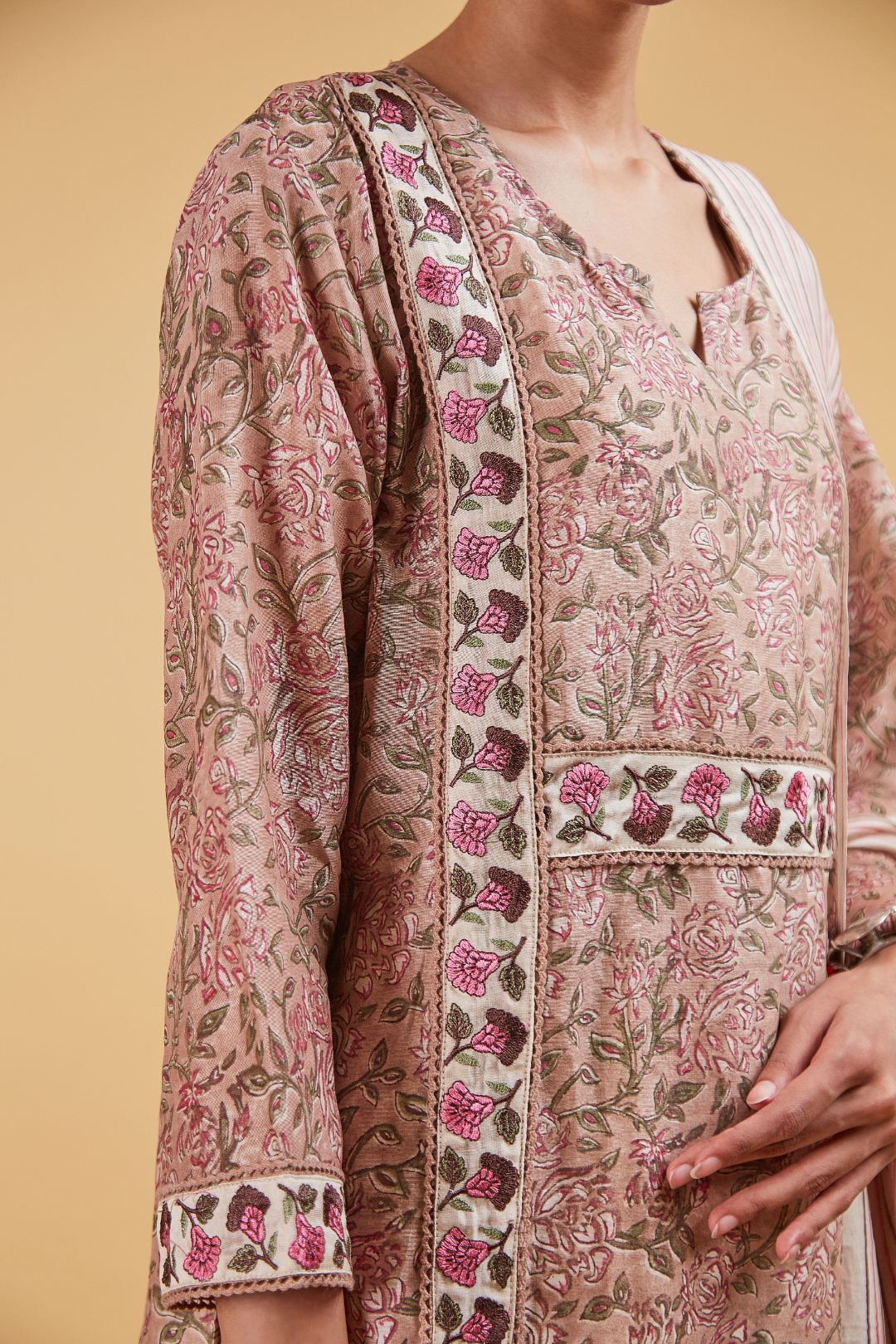 Pink Jaal Manjri Kurta Set