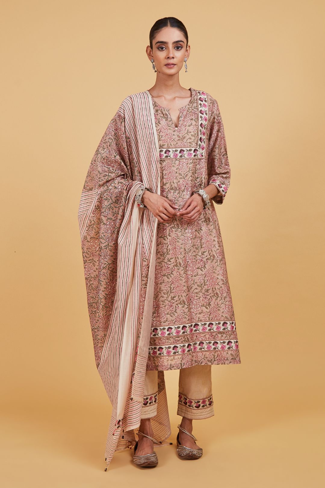 Pink Jaal Modish Kurta Set