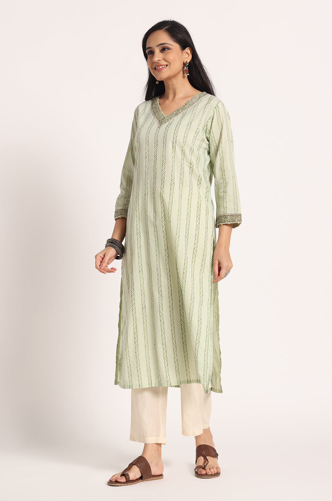 Green Dhari V Neck Kurta Pant- Set Of 2