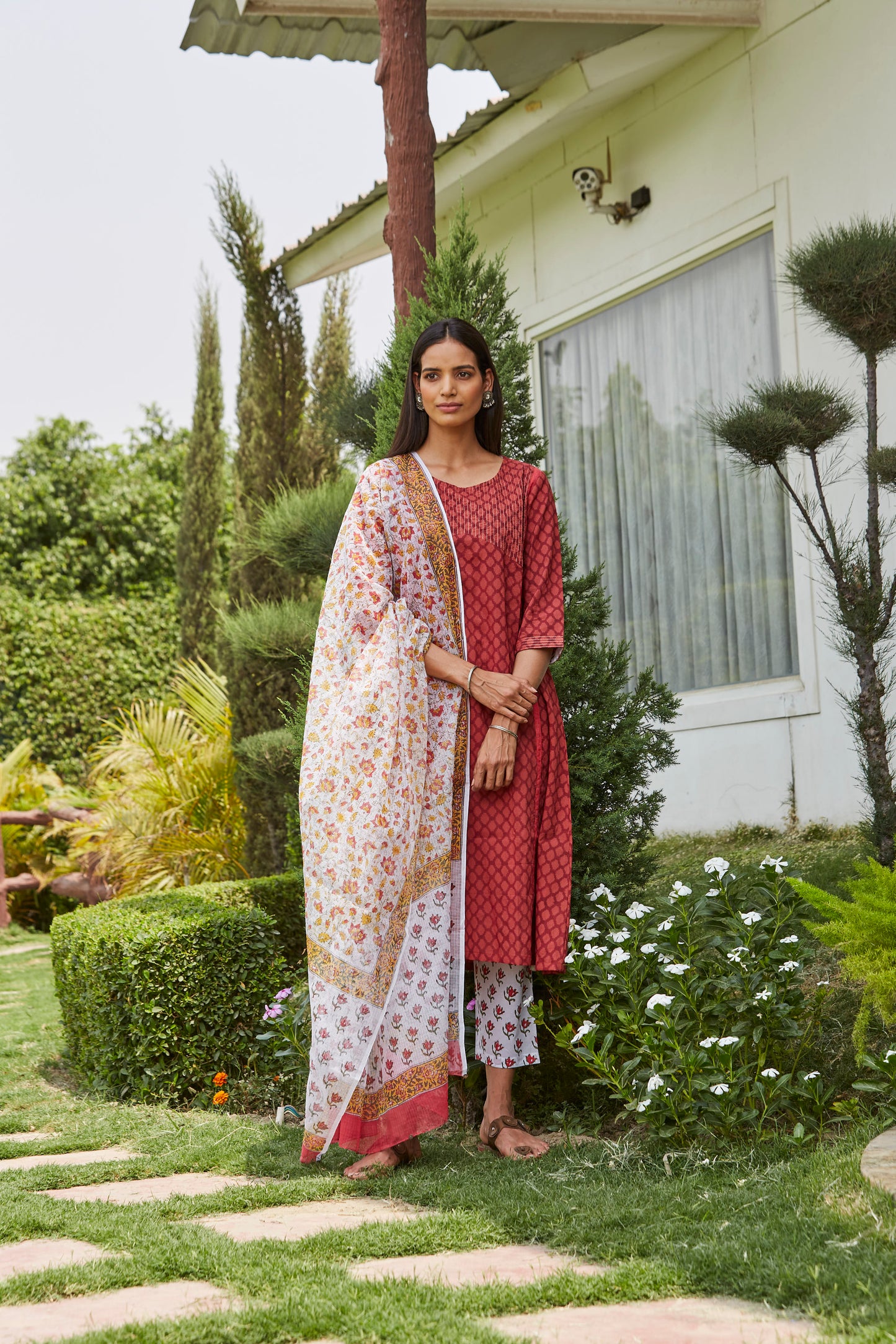Laal Gurdel Kurta Set, Set of 3