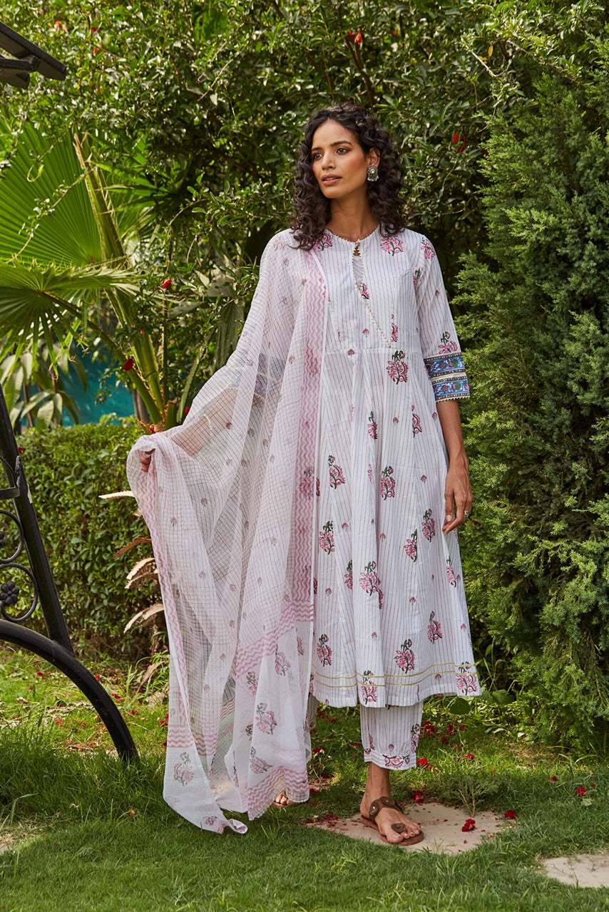 Modish Anarkali Kurta Set Set  of 3