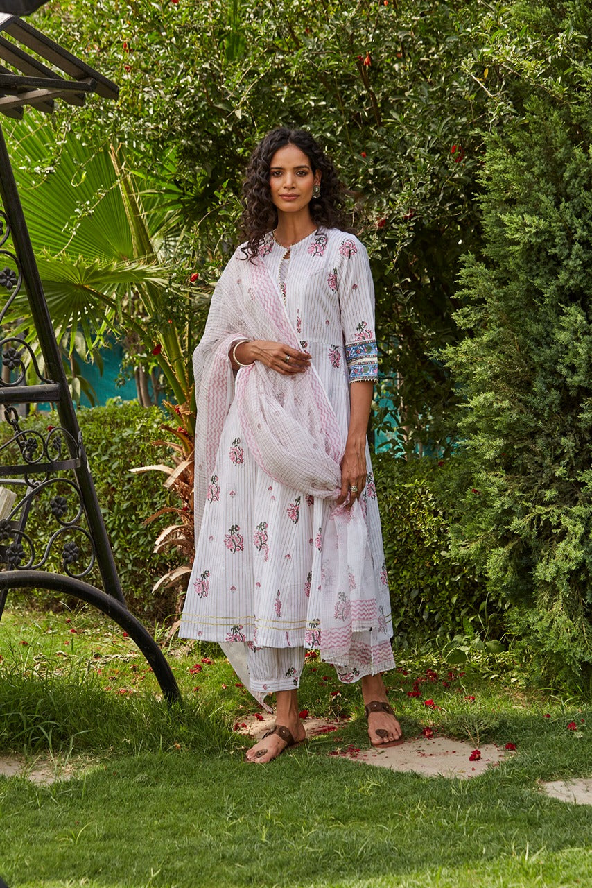 Modish Anarkali Kurta Set Set  of 3